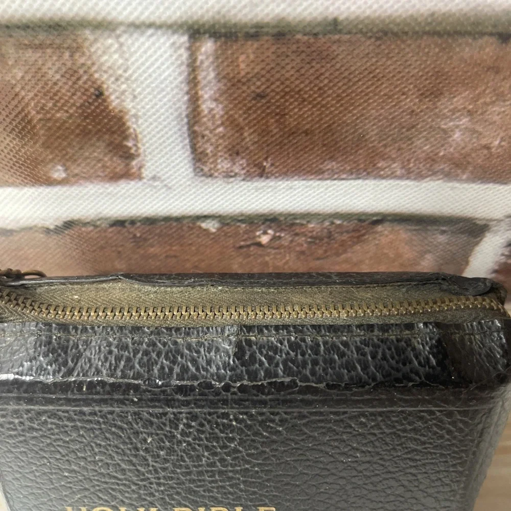 Vintage Holy Bible KJV Zipper Black